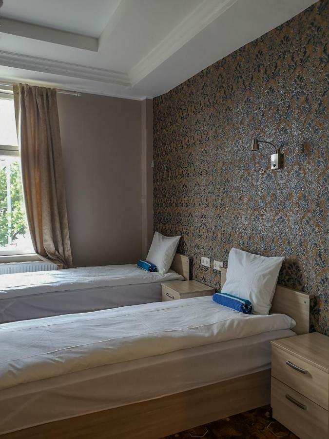 Villa Kadriorg Hostel Tallinn Buitenkant foto