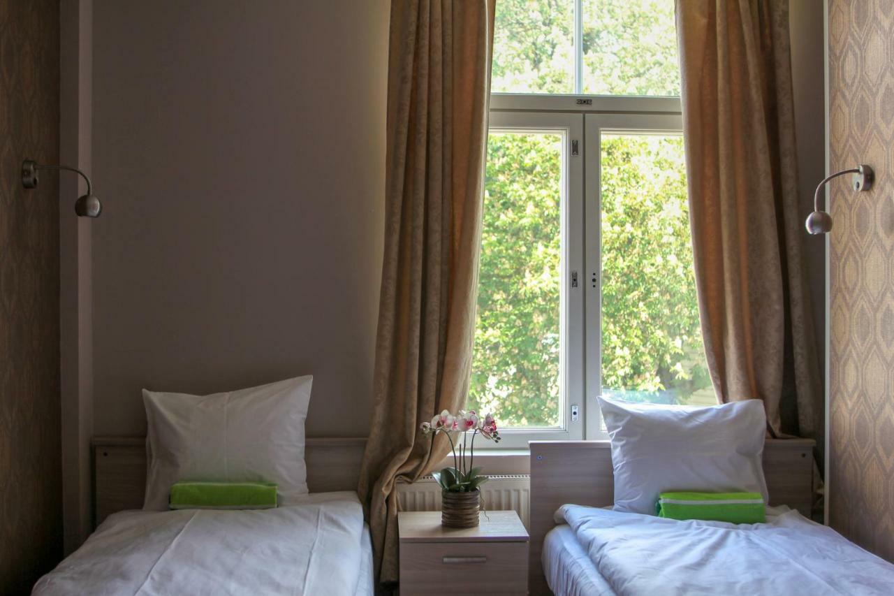 Villa Kadriorg Hostel Tallinn Buitenkant foto