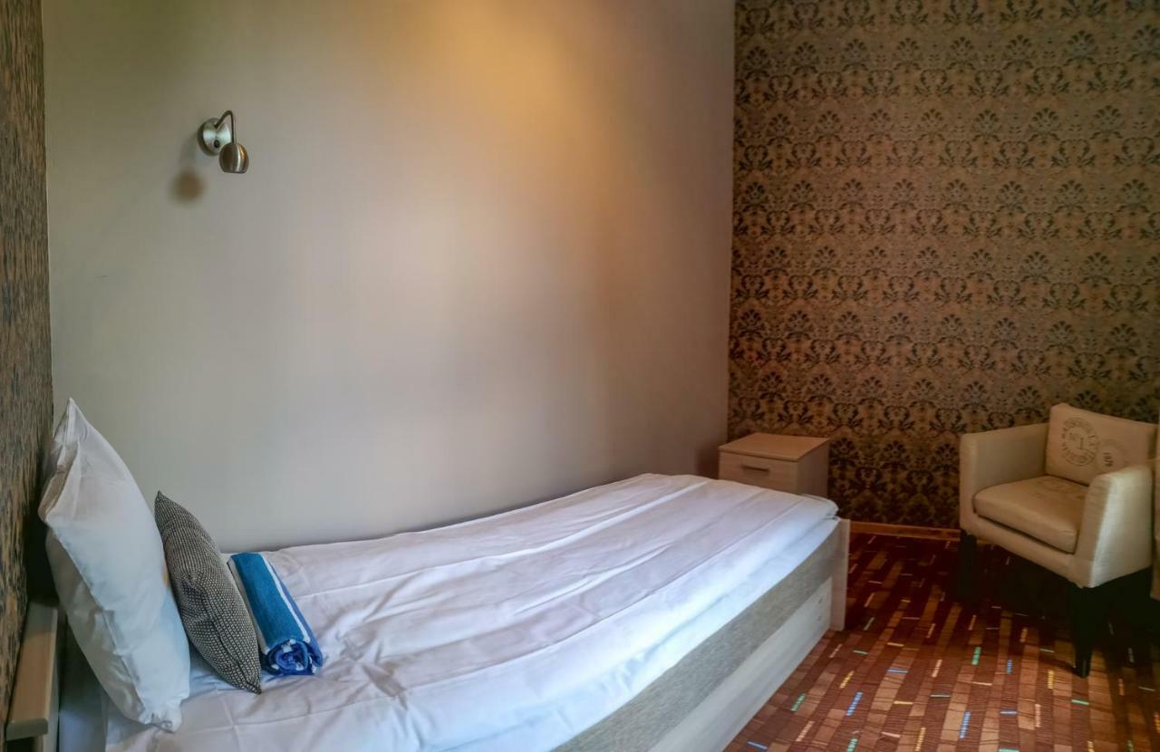 Villa Kadriorg Hostel Tallinn Buitenkant foto