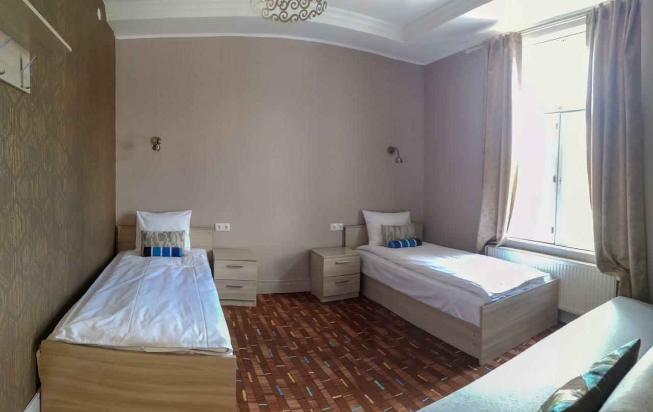 Villa Kadriorg Hostel Tallinn Buitenkant foto