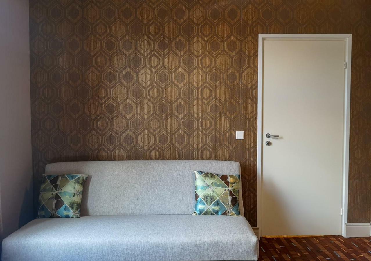 Villa Kadriorg Hostel Tallinn Buitenkant foto