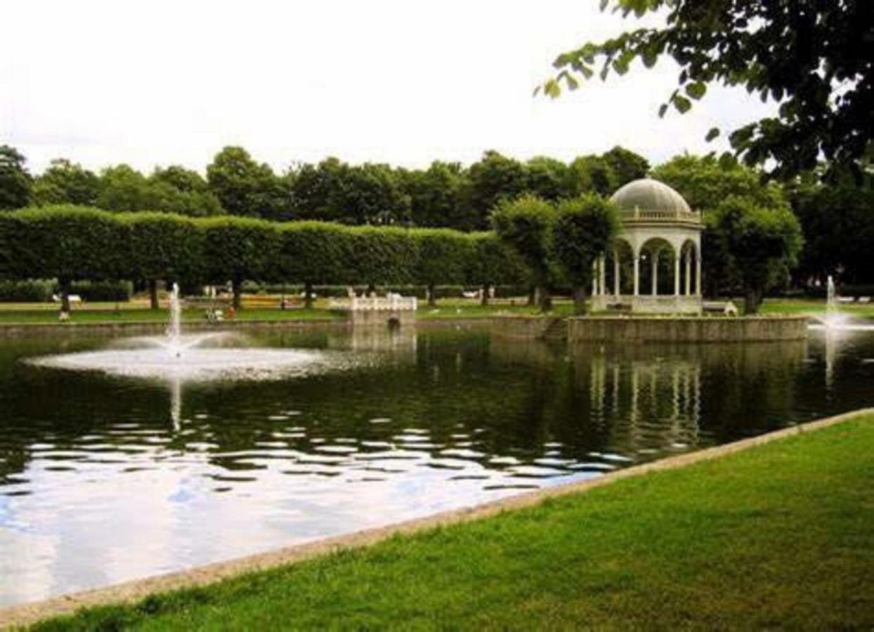 Villa Kadriorg Hostel Tallinn Buitenkant foto